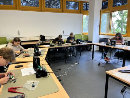 Zum Artikel "Mädchen und Technik Praktikum 2025"